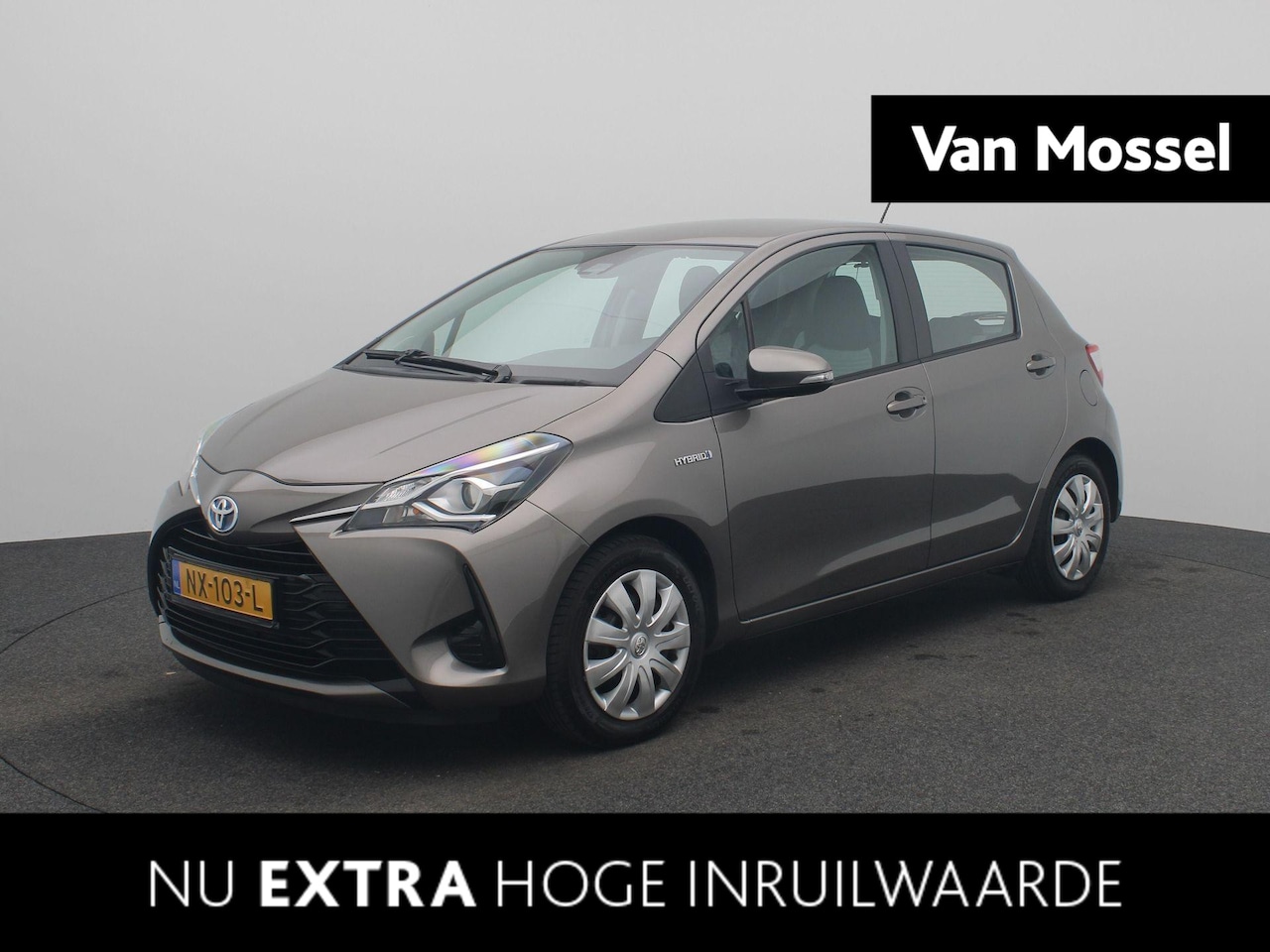 Toyota Yaris - 1.5 Hybrid Aspiration Automaat | Navigatie | Achteruitrijcamera | Airco |  Cruise Control - AutoWereld.nl