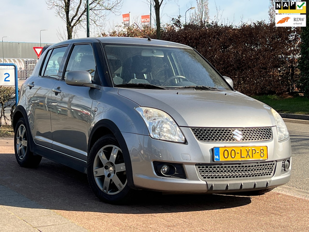 Suzuki Swift - 1.3 Cool *SPORTIEF|5Drs - AutoWereld.nl