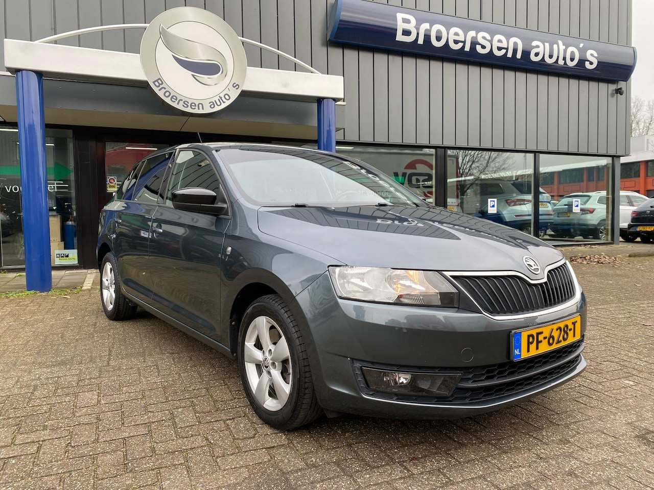 Skoda Rapid - 1.2 TSI 105PK Ambition met Camera, Trekhaak en Bluetooth - AutoWereld.nl