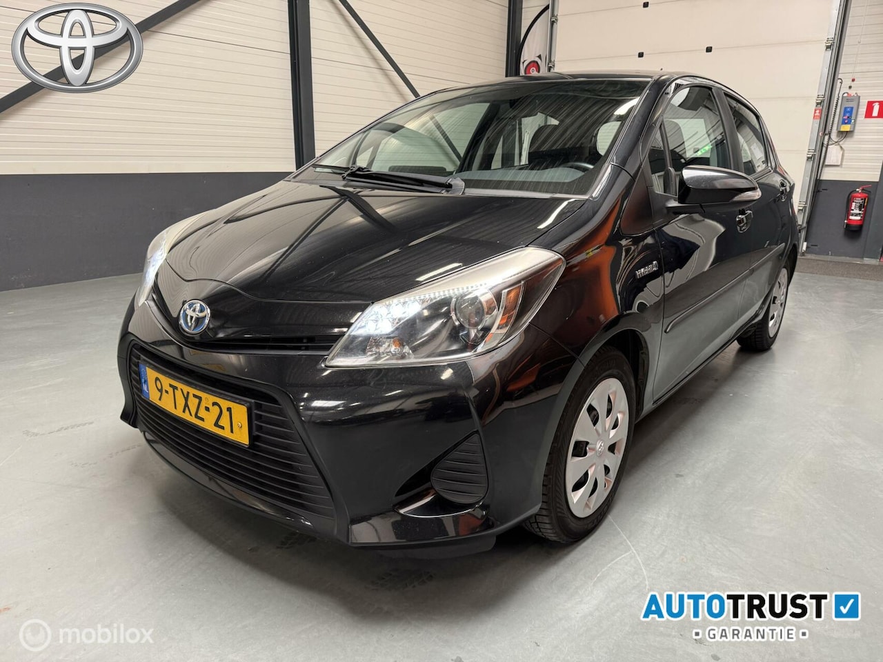 Toyota Yaris - 1.5 Full Hybrid Aspiration Navi|Camera|Cruise - AutoWereld.nl