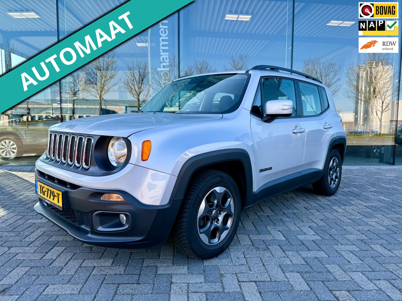 Jeep Renegade - 1.4 140pk automaat Limited, CarPlay, Cruise, Camera, Trekhaak - AutoWereld.nl