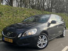 Volvo V60 - 2.0 D3 163PK / R-Design / Automaat / 2011 / LED /