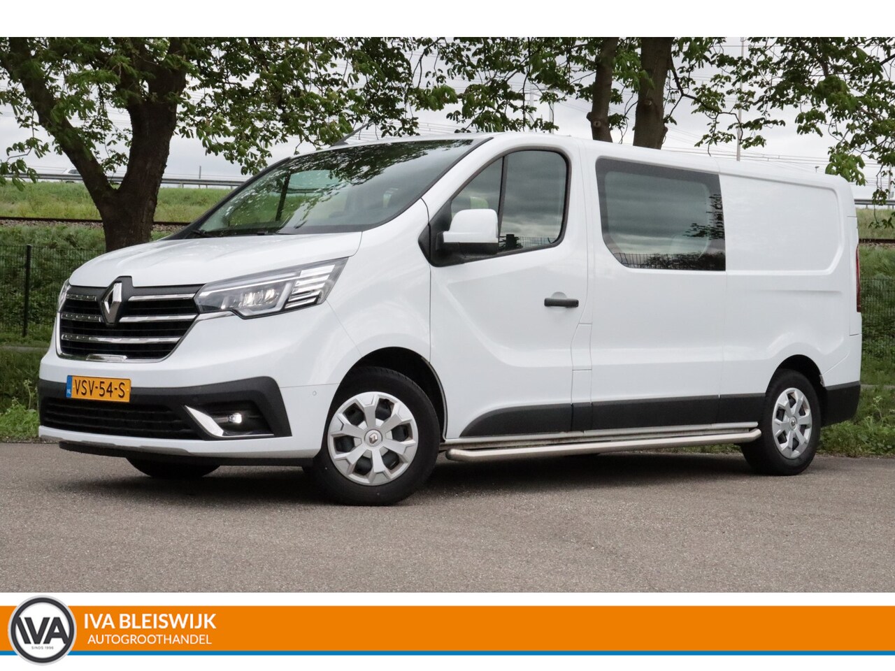 Renault Trafic - 2.0 dCi 130 T29 L2H1 Dubbel Cabine Work Edition | 6 PERS | NAVI | CAMERA + PDC | TREKHAAK - AutoWereld.nl