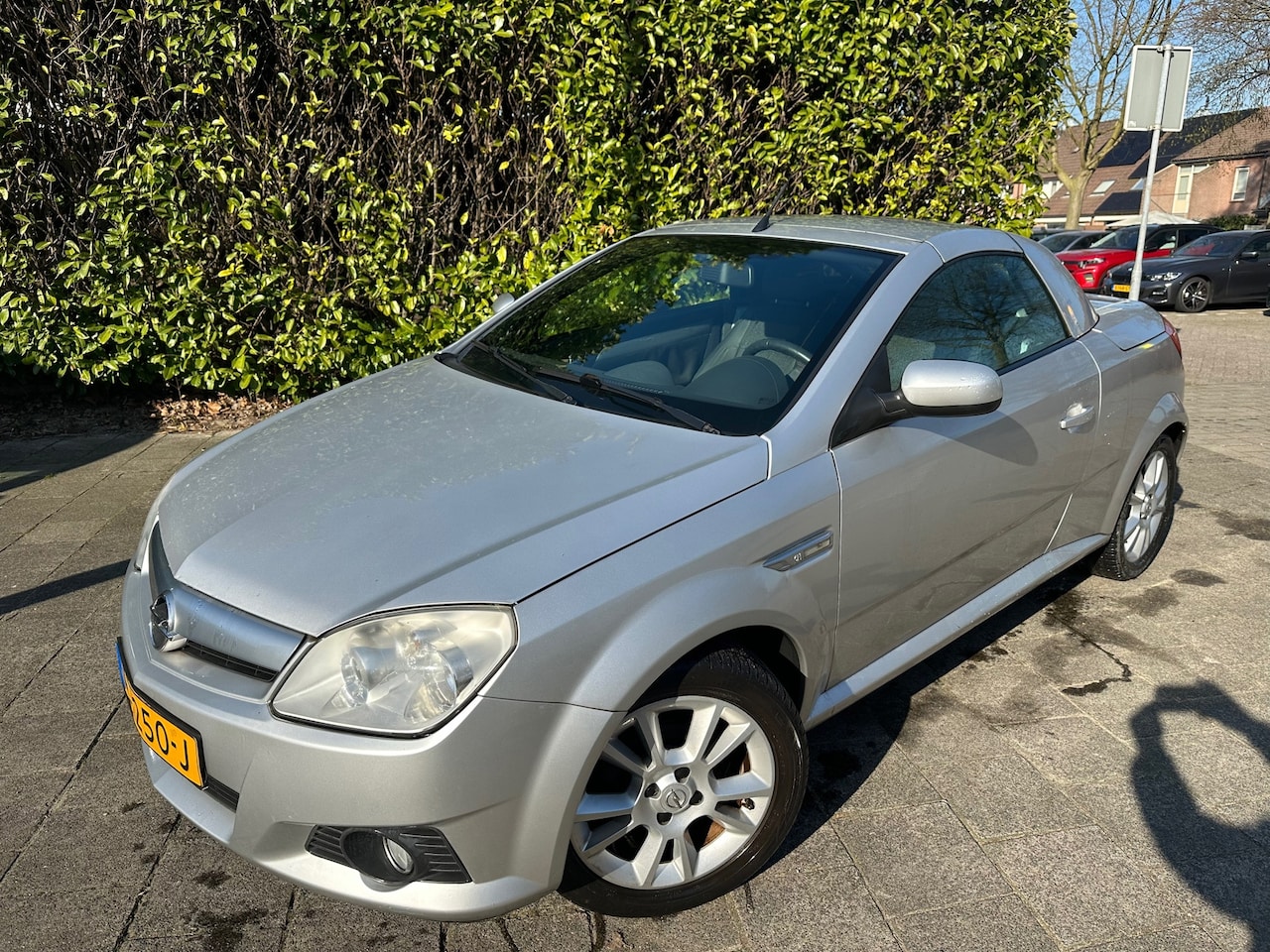 Opel Tigra TwinTop - MET AIRCO, APK & HET DAK KAN NIET OPEN! - AutoWereld.nl