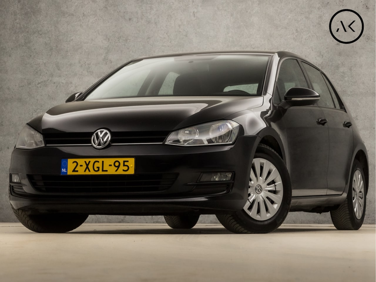 Volkswagen Golf - 1.6 TDI Sport Automaat (SCHERM, NAP, CRUISE, SPORTSTOEELN, ARMSTEUN, SPORTSTOELEN, NIEUWE - AutoWereld.nl