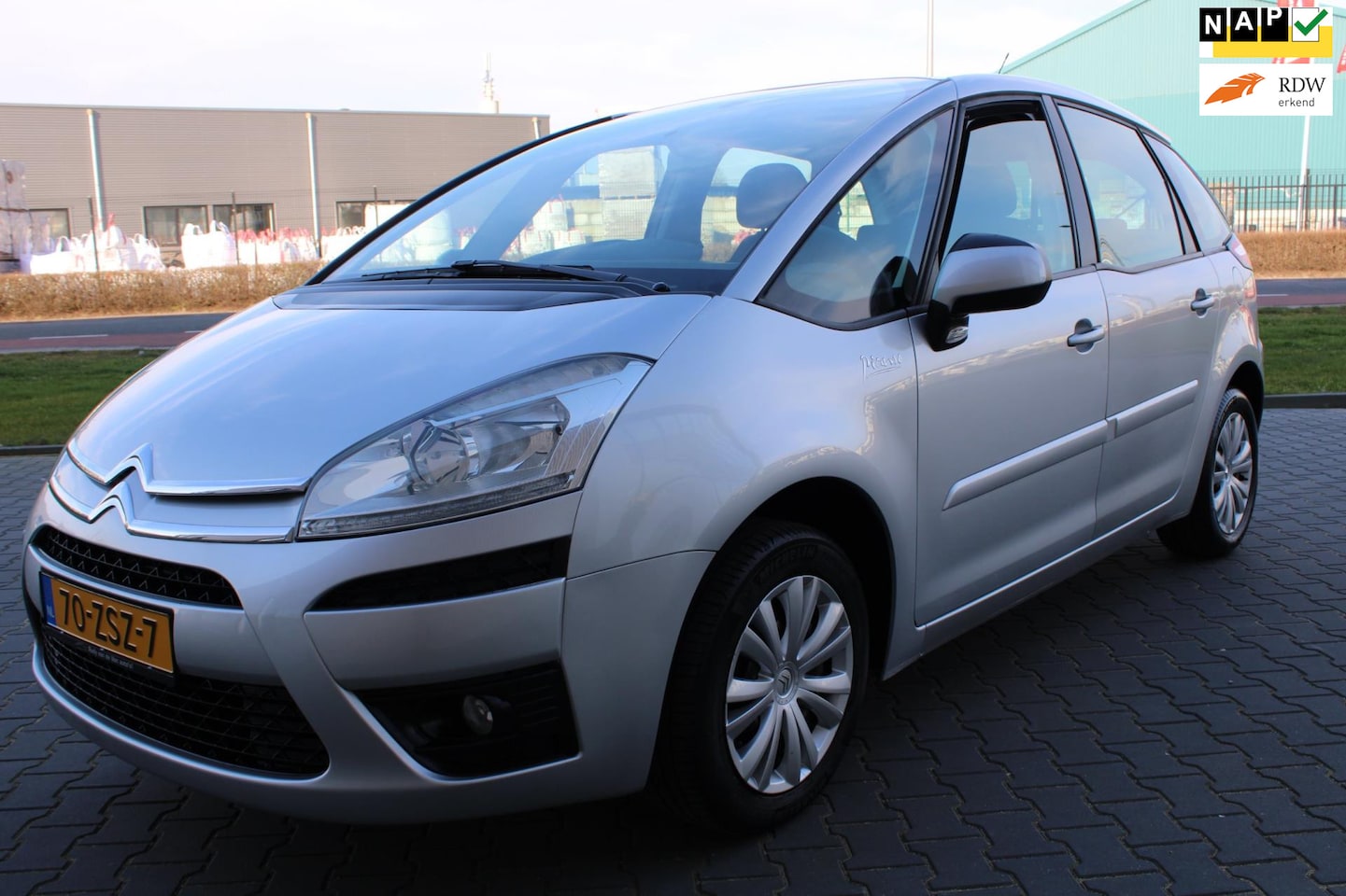 Citroën C4 Picasso - 1.6 VTi Attraction PANORAMADAK TREKHAAK - AutoWereld.nl