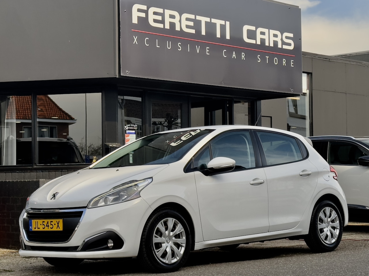 Peugeot 208 - 1.6 BLUE-HDi NAVI AIRCO LED LMV PDC - AutoWereld.nl