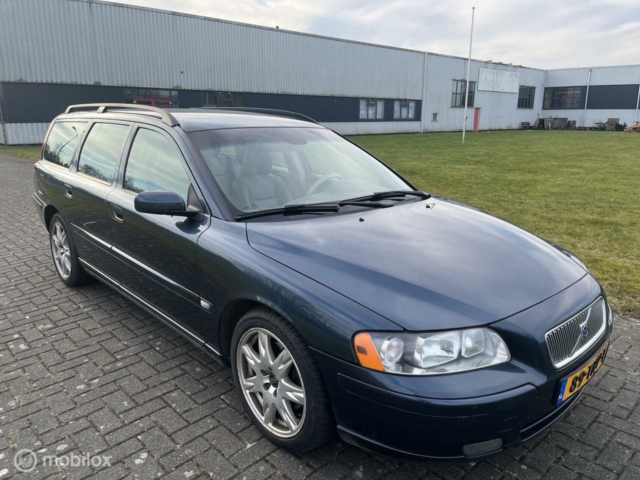 Volvo V70 - 2.5T Momentum 2.5T Momentum - AutoWereld.nl