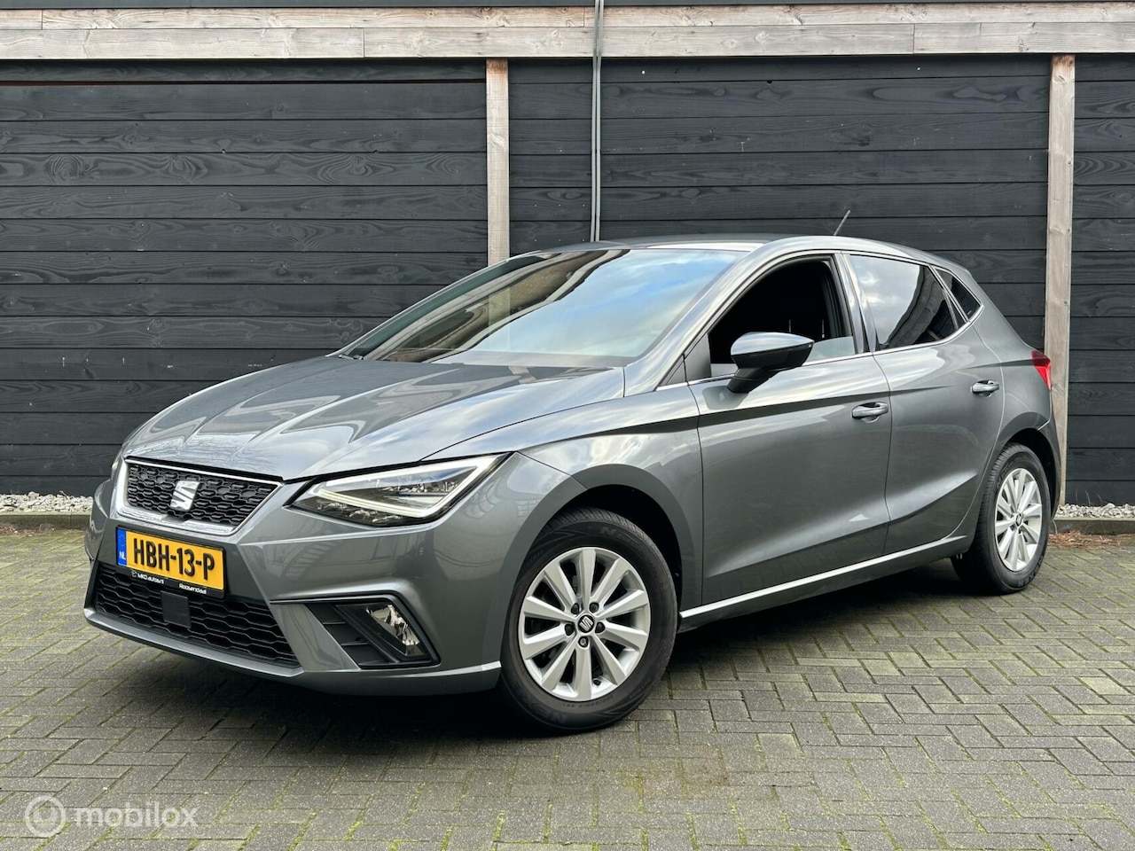 Seat Ibiza - 1.0 TSI Excellence LED koplamp / Keyless / Full map nav / VOL!! / 81.096 KM - AutoWereld.nl