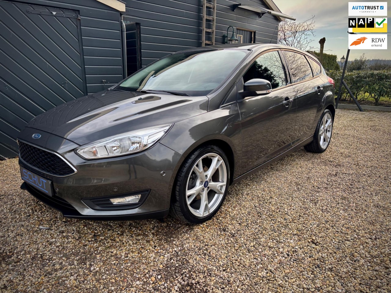 Ford Focus - 125pk Titanium CLIMA | NW APK | CARPLAY | CRUISE CONTROL | STOELVERW | STUUR VERWARMING | - AutoWereld.nl