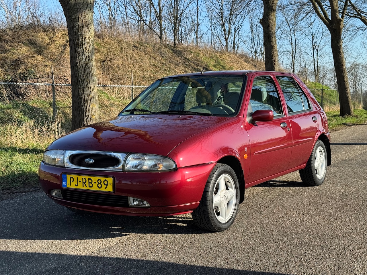 Ford Fiesta - 1.3-16V Ghia CTX Airco| Automaat| Parkeersensoren - AutoWereld.nl