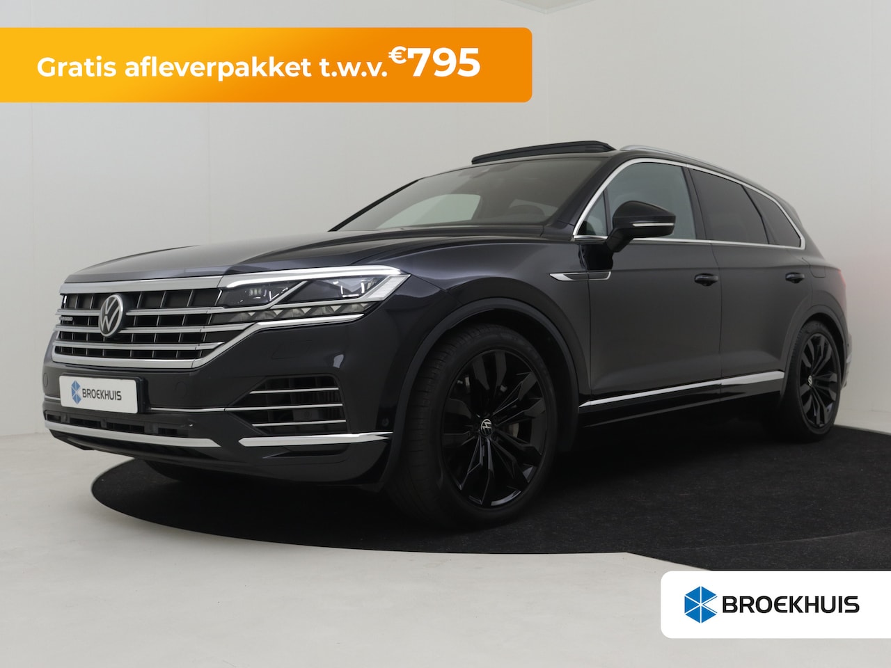 Volkswagen Touareg - 3.0 TSi eHybrid 4MOTION 340pk | Panorama dak | Trekhaak | Lederbekleding | Park assist | E - AutoWereld.nl