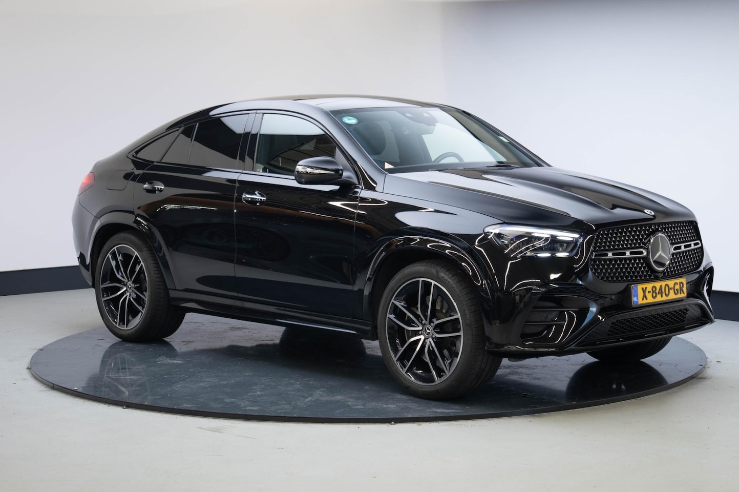 Mercedes-Benz GLE-Klasse Coupé - 400 e 4MATIC AMG Line Premium Plus | 22 Inch | Night | Panoramadak | Trekhaak | - AutoWereld.nl