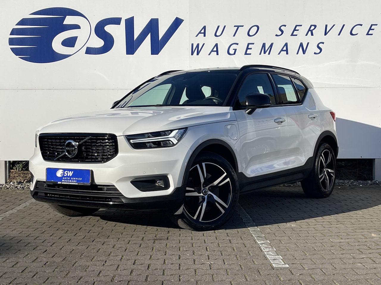 Volvo XC40 - 1.5 T4 Recharge R-Design | Navi | Trekhaak | CarPlay | Camera | LED | DAB | 19 inch - AutoWereld.nl