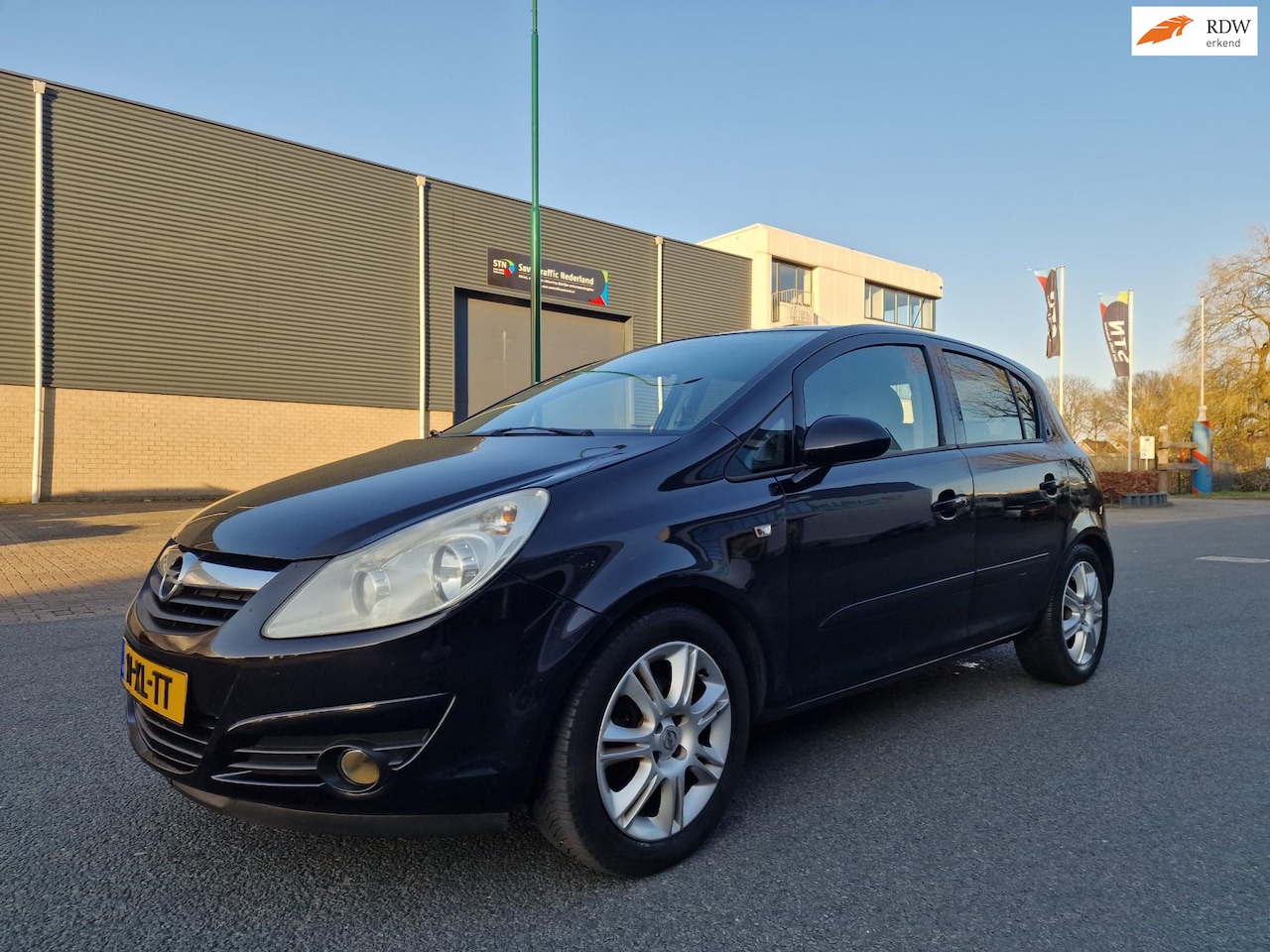 Opel Corsa - 1.4-16V Cosmo LEDER CRUISE 2 X SLEUTELS - AutoWereld.nl