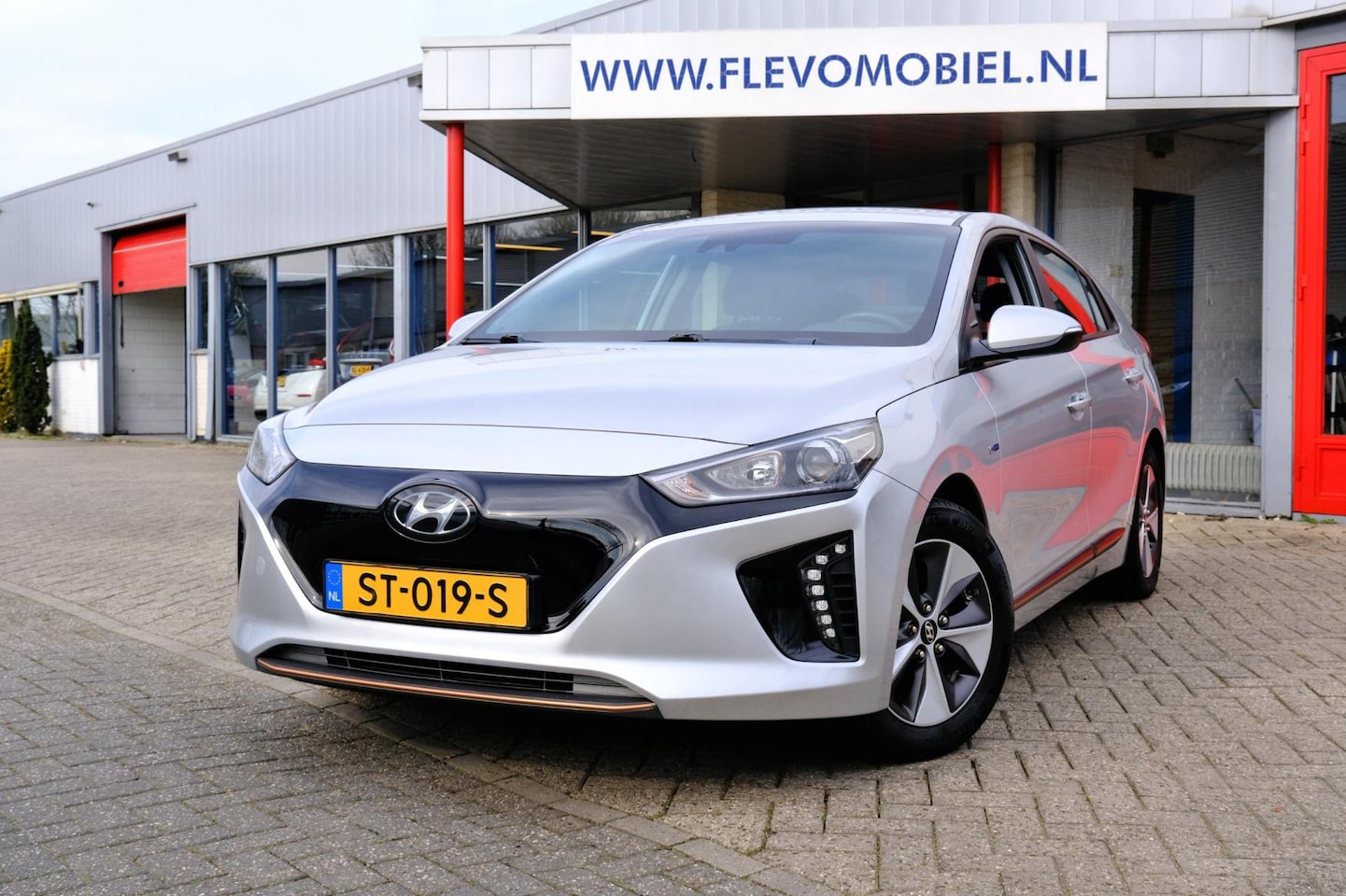 Hyundai IONIQ - Comfort EV Aut. Navi|Clima|LMV|Cam - AutoWereld.nl