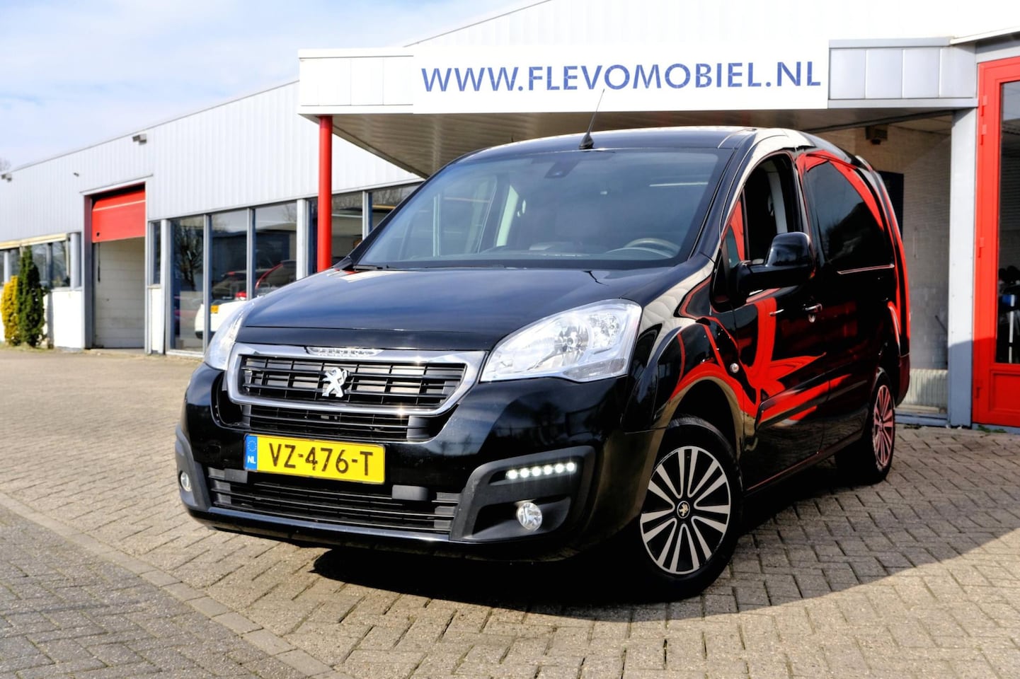 Peugeot Partner - 122 1.6 BlueHDi 100 L2 XR S&S Navi|Airco|Cruise - AutoWereld.nl