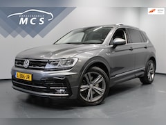 Volkswagen Tiguan - 2.0 TSI 4Motion Highline Business R / Pano / Trekhaak / Navi