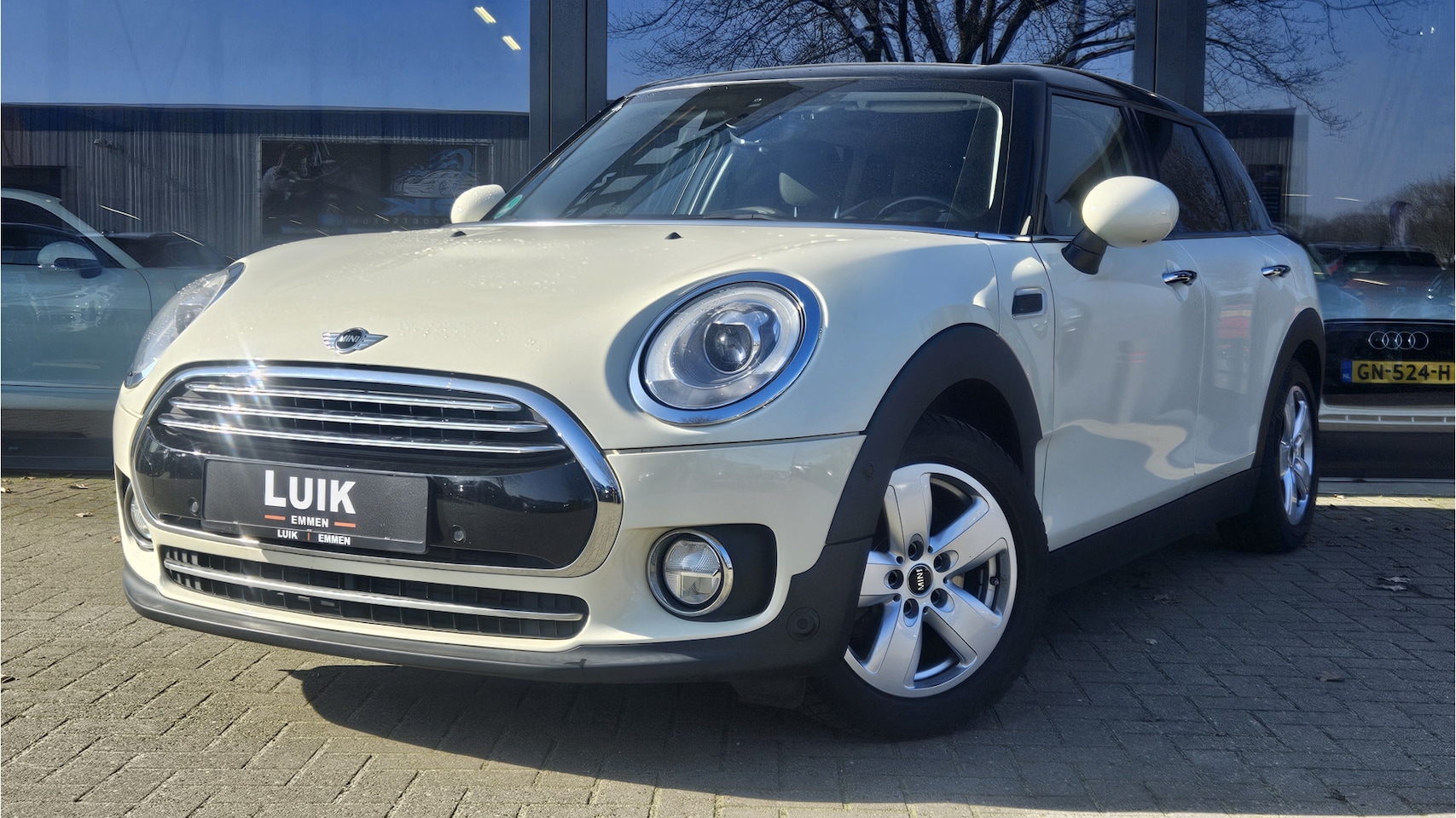 MINI Clubman - Mini 1.5 Cooper Chili + LED + NAVIGATIE + LM VELGEN + HALF LEER + SPORTSTOELEN - AutoWereld.nl