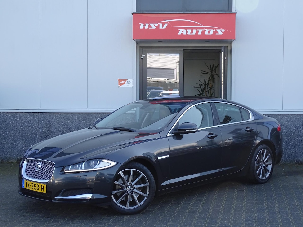 Jaguar XF - 2.2D Premium Business Edition navi LEER airco - AutoWereld.nl