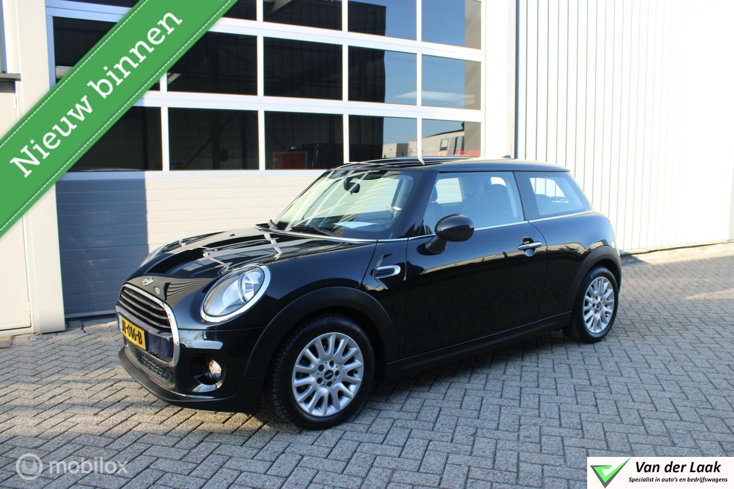 MINI Cooper - Mini 1.5 Chili Serious Business |NL Auto | 3 Deurs | Mooie Auto. - AutoWereld.nl