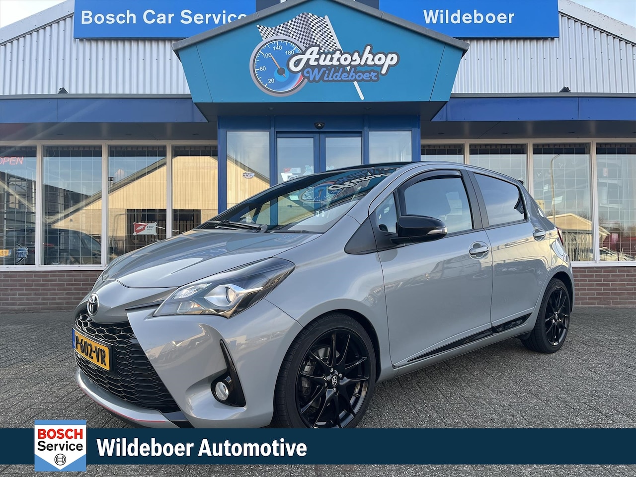 Toyota Yaris - 1.5 Hybrid Y20 GR Sport + NAVI + CLIMA + CRUISE + CAMERA + TREKHAAK + LMV - AutoWereld.nl