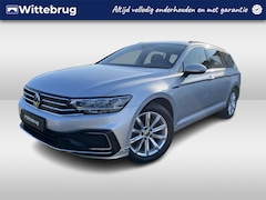 Volkswagen Passat Variant - 1.4 TSI PHEV 218pk GTE Navigatie / Camera / Stoelverwarming / Keyless / LED / App-connect