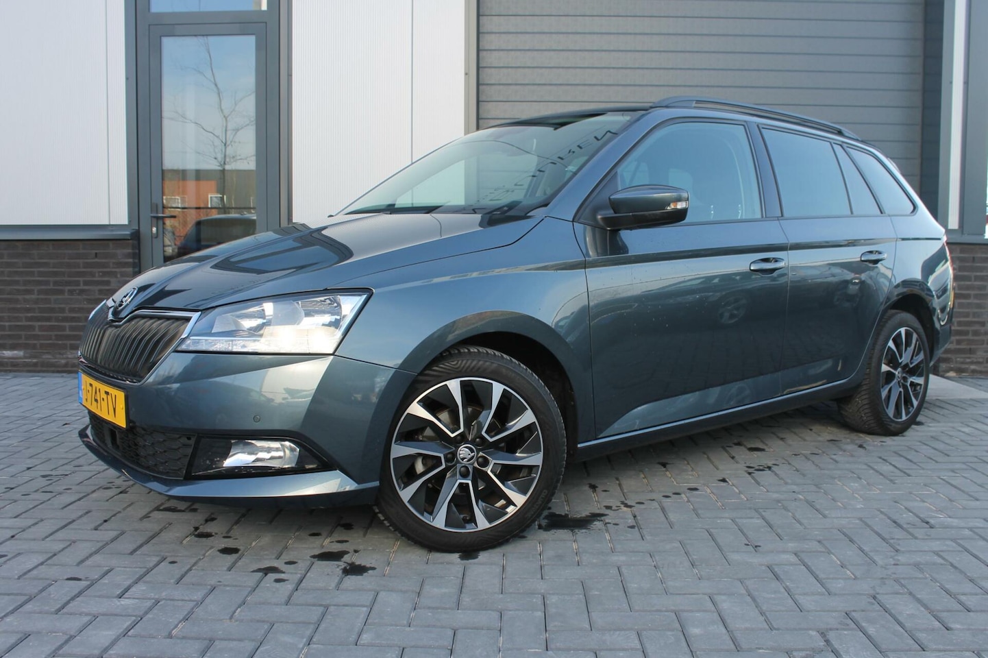 Skoda Fabia Combi - 1.0 TSI Sport Business 1.0 TSI Sport Business - AutoWereld.nl