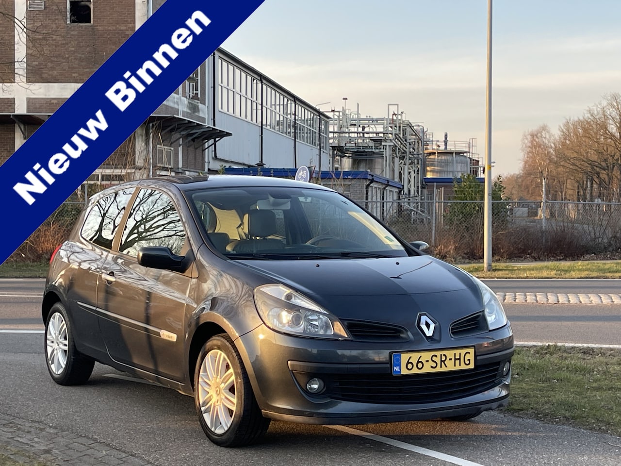 Renault Clio - 1.6-16V Initiale Lederen Bekleding | Airco | Stoelverwarming | - AutoWereld.nl