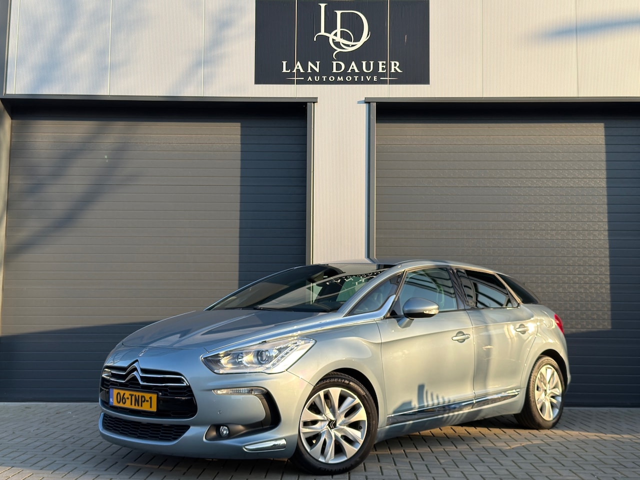 Citroën DS5 - 1.6 THP Chic / Automaat / Massage / Leder / CAM - AutoWereld.nl