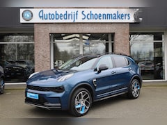 Lynk & Co 01 - 1.5 261PK 6.6Kwh LADEN 360-CAMERA PANO/SCHUIF INFINITY DAB NAVI CARPLAY STOELVERWARMING EL