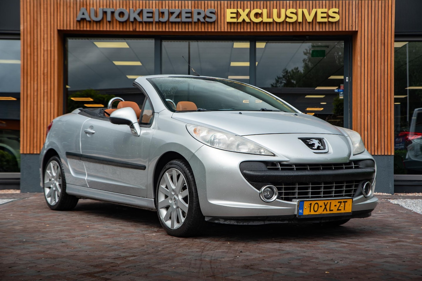 Peugeot 207 CC - 1.6 VTi Première 17"L.M. Leder Airco Radio/CD Mistlampen - AutoWereld.nl