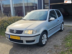 Volkswagen Polo - 1.4-16V Trendline