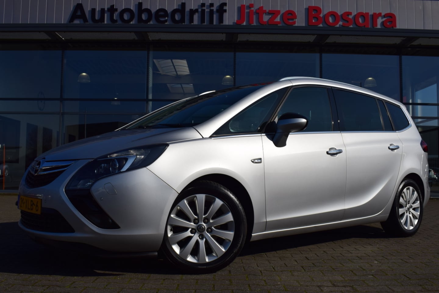 Opel Zafira Tourer - 1.4 Cosmo ECC | Half Leder | Full Map Navi | Bi-Xenon | Trekhaak | 17 Inch LMV - AutoWereld.nl