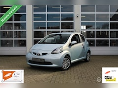 Toyota Aygo - 1.0-12V + 3-Deurs Ice Blue Airconditioning Groot Entertainmentscherm Centrale vergrendelin