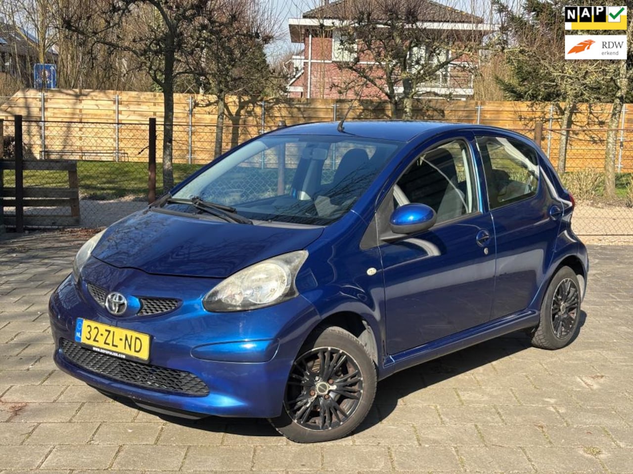 Toyota Aygo - 1.0-12V | El. Ramen | Carplay | NAP | 5-drs | Sportvelgen | Recente koppeling - AutoWereld.nl