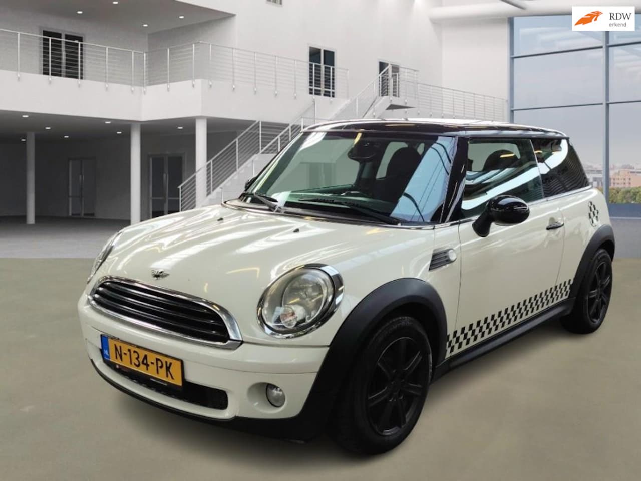 MINI One - Mini 1.4 PSENSOR 2 X SLEUTELS SPORTLOOK - AutoWereld.nl