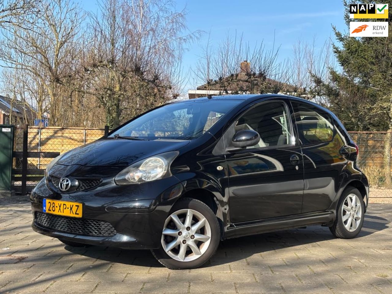 Toyota Aygo - 1.0-12V + | 5-drs | El. Ramen | NAP | Carplay | Sportvelgen - AutoWereld.nl