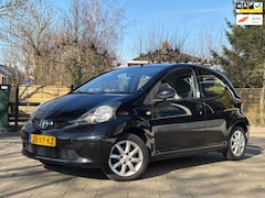 Toyota Aygo - 1.0-12V + | Carplay | 5-drs | El. Ramen | NAP | Sportvelgen