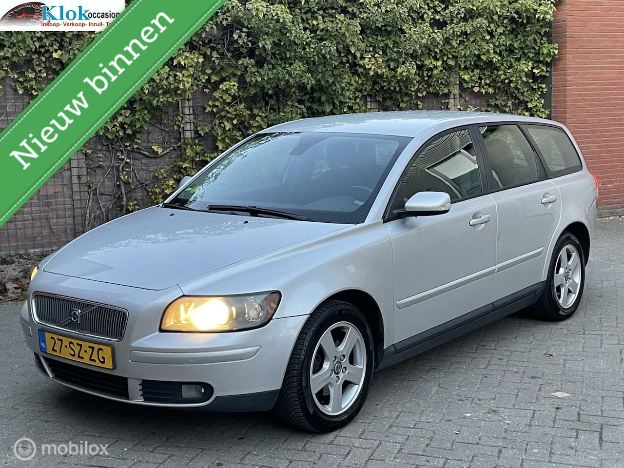 Volvo V50 - 1.8 Momentum Benzine Clima Cruise Trekhaak Leder - AutoWereld.nl