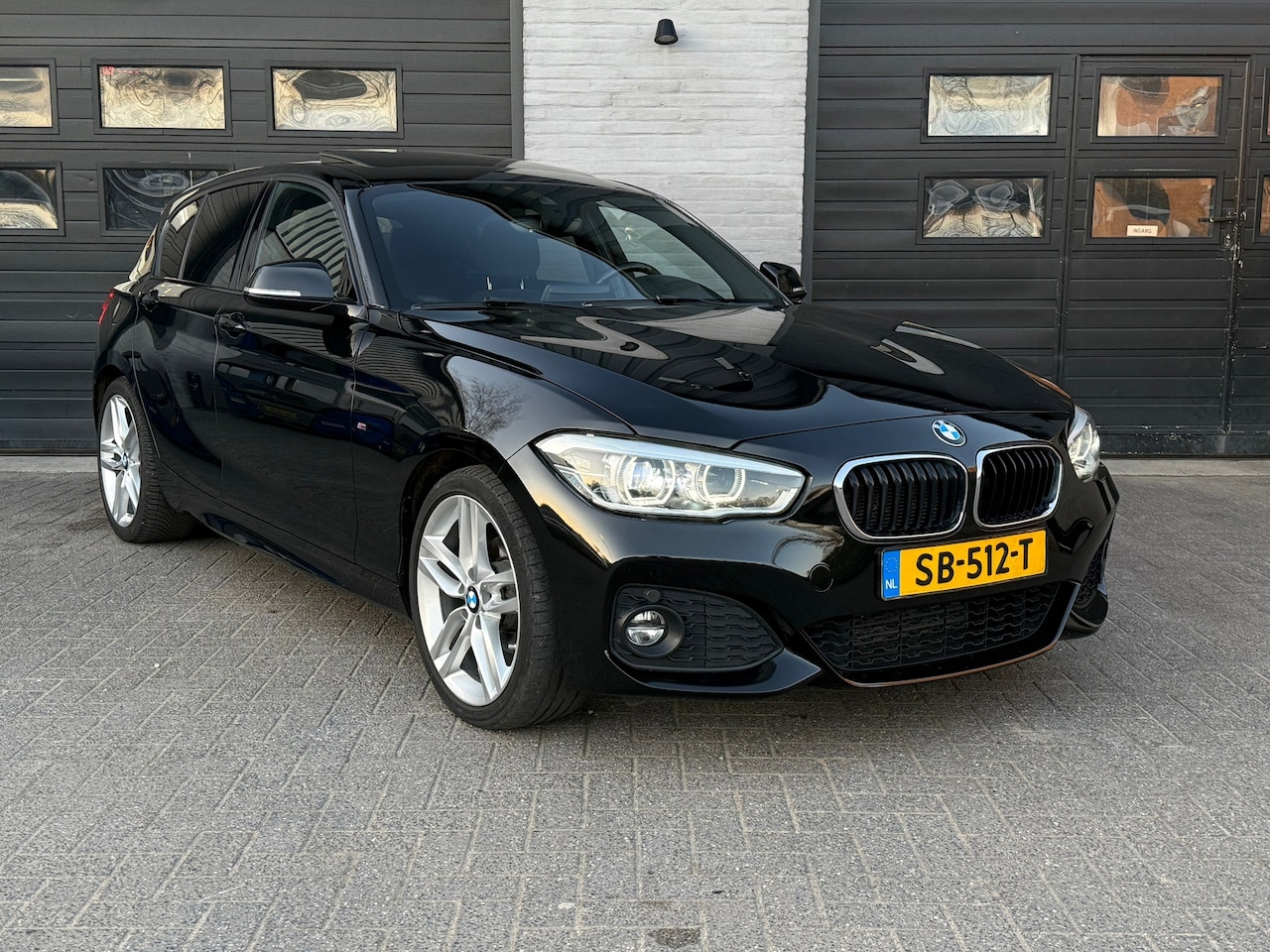 BMW 1-serie - 118d High Executive M-Pakket, Trekhaak, Automaat - AutoWereld.nl