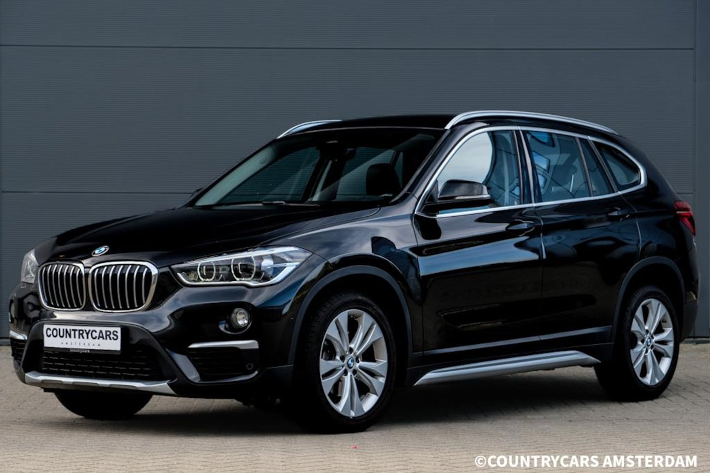 BMW X1 - SDrive18i High Executive Edition | Sportstoelen | Camera | Head-Up | - AutoWereld.nl