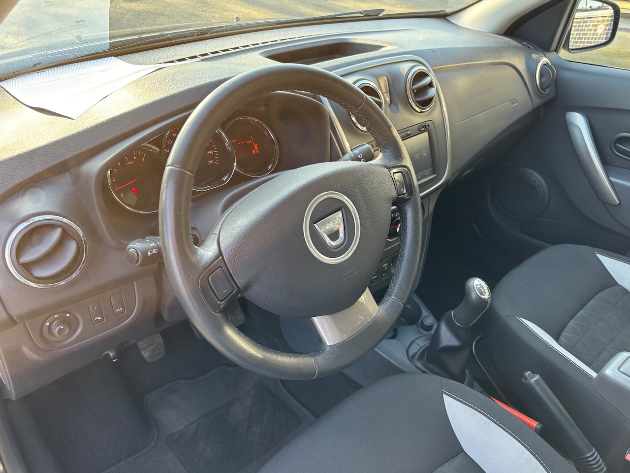 Dacia Sandero - 0.9 TCe Stepway Laureate | Org-NL auto. Navi. Trekhaak. Airco. Cruise contr.