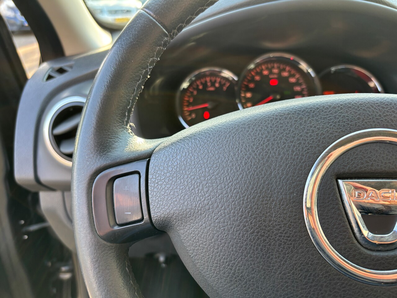 Dacia Sandero - 0.9 TCe Stepway Laureate | Org-NL auto. Navi. Trekhaak. Airco. Cruise contr.