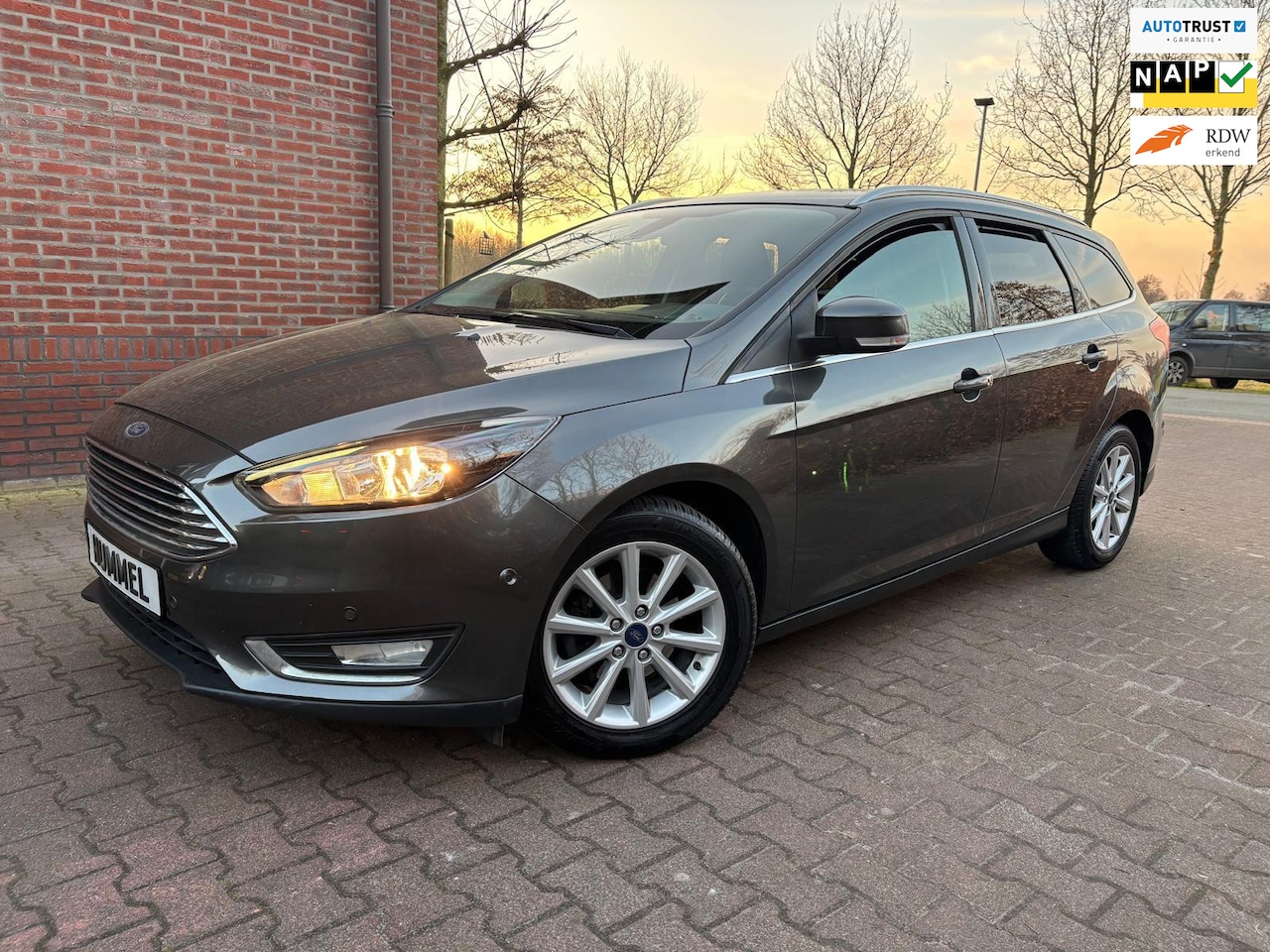 Ford Focus Wagon - 1.0 Titanium 1.0 Titanium - AutoWereld.nl