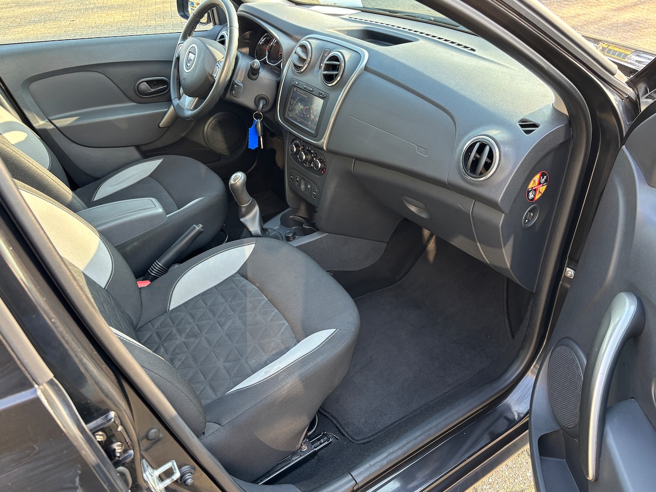 Dacia Sandero - 0.9 TCe Stepway Laureate | Org-NL auto. Navi. Trekhaak. Airco. Cruise contr.