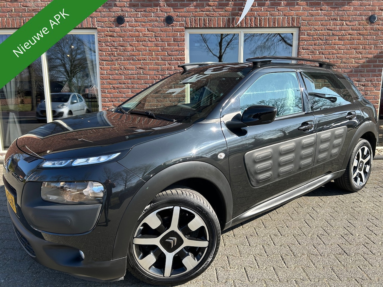 Citroën C4 Cactus - 1.2 e-VTi Business NIEUWE APK / PANODAK / CAMERA / TREKHAAK / LMV / NAVI / CLIMA / CRUISE - AutoWereld.nl