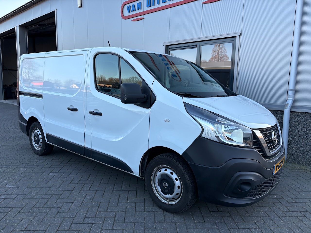 Nissan nv300 - 1.6 dCi 95 L1H1 Acenta - AutoWereld.nl