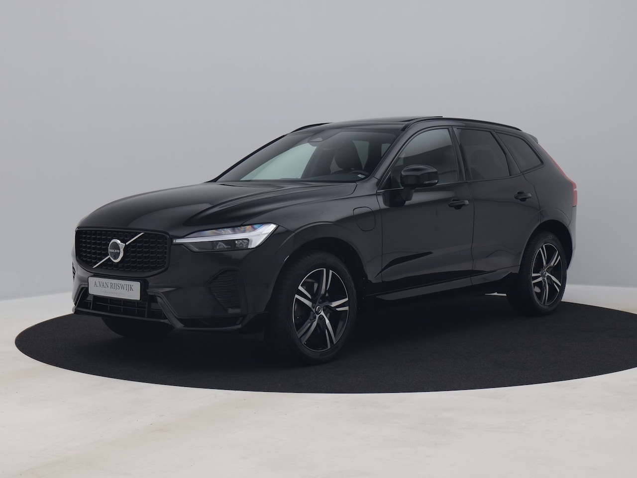 Volvo XC60 - 2.0 T6 Recharge AWD R-Design | FACELIFT | PANO | TREKHAAK | 360° | ADAPTIVE | MEMORY - AutoWereld.nl