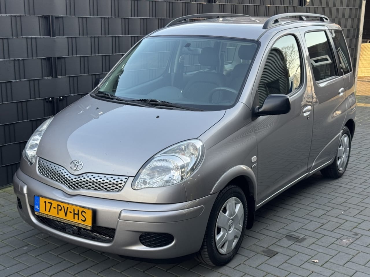 Toyota Yaris Verso - 1.3 VVT-i Terra| TREKHAAK| HOGE INSTAP| NAP| APK - AutoWereld.nl